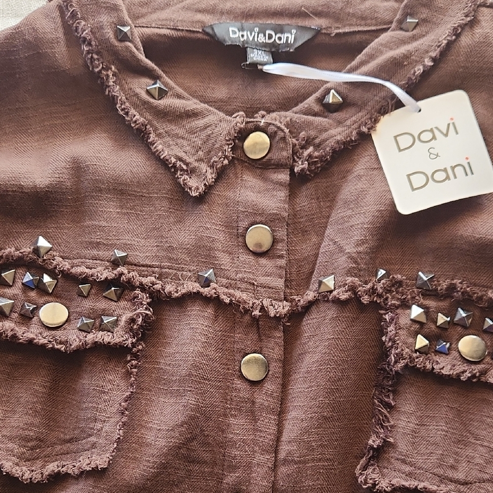 NWT DAVI & DANI Brown Button Down Shirt - Picture 4 of 10